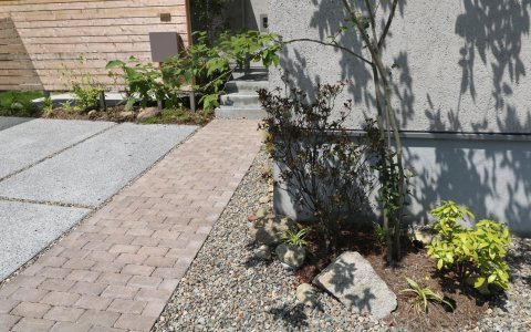 赤磐市｜小さな庭があるシンプル外構