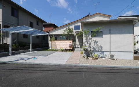 赤磐市｜小さな庭があるシンプル外構