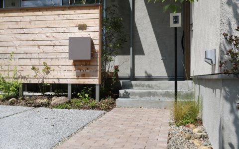 赤磐市｜小さな庭があるシンプル外構