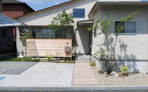 赤磐市｜小さな庭があるシンプル外構