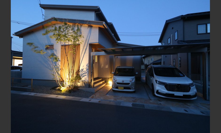 倉敷市｜縦格子と植栽が彩る和モダン外構