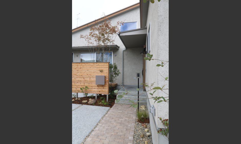 板塀の門柱