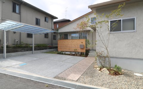 板塀の門柱