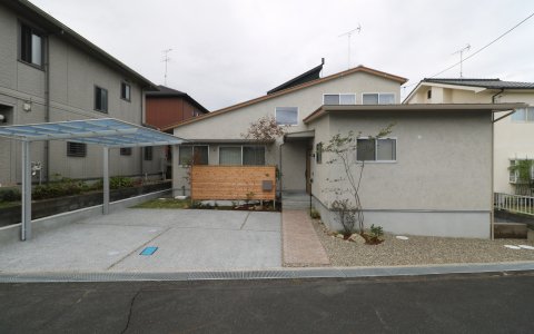 板塀の門柱