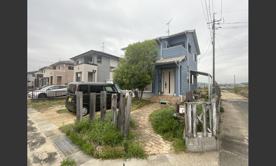 岡山市｜レンガと天然枕木で作る温もりの庭