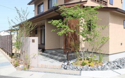 倉敷市｜自然素材の心地よい外構