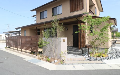 倉敷市｜自然素材の心地よい外構