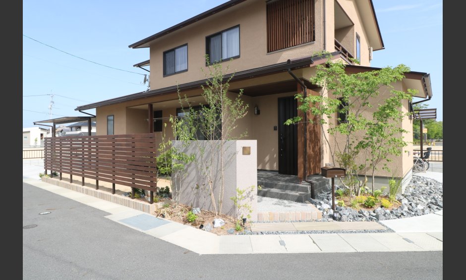 倉敷市｜自然素材の心地よい外構