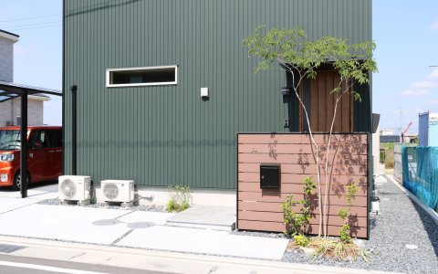 岡山市｜緑の外壁と調和するエクステリア