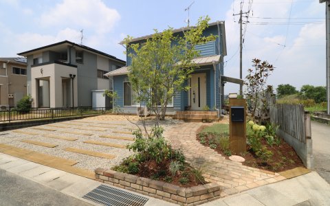 岡山市｜レンガと天然枕木で作る温もりの庭