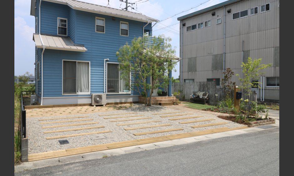岡山市｜レンガと天然枕木で作る温もりの庭