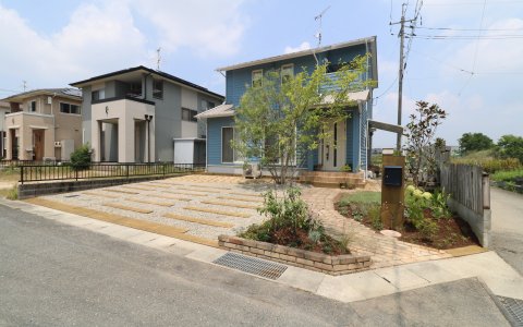 岡山市｜レンガと天然枕木で作る温もりの庭