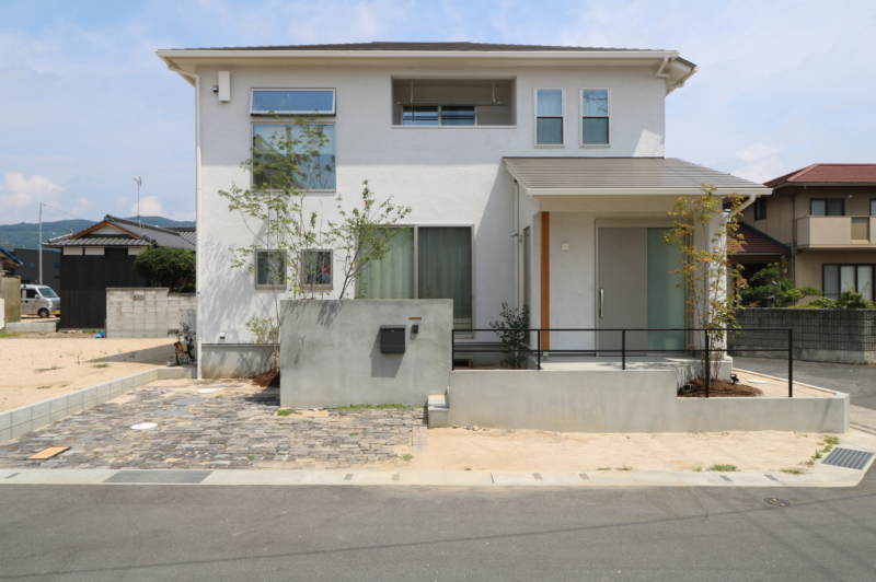 岡山市｜モルタルと植栽のナチュラル外構
