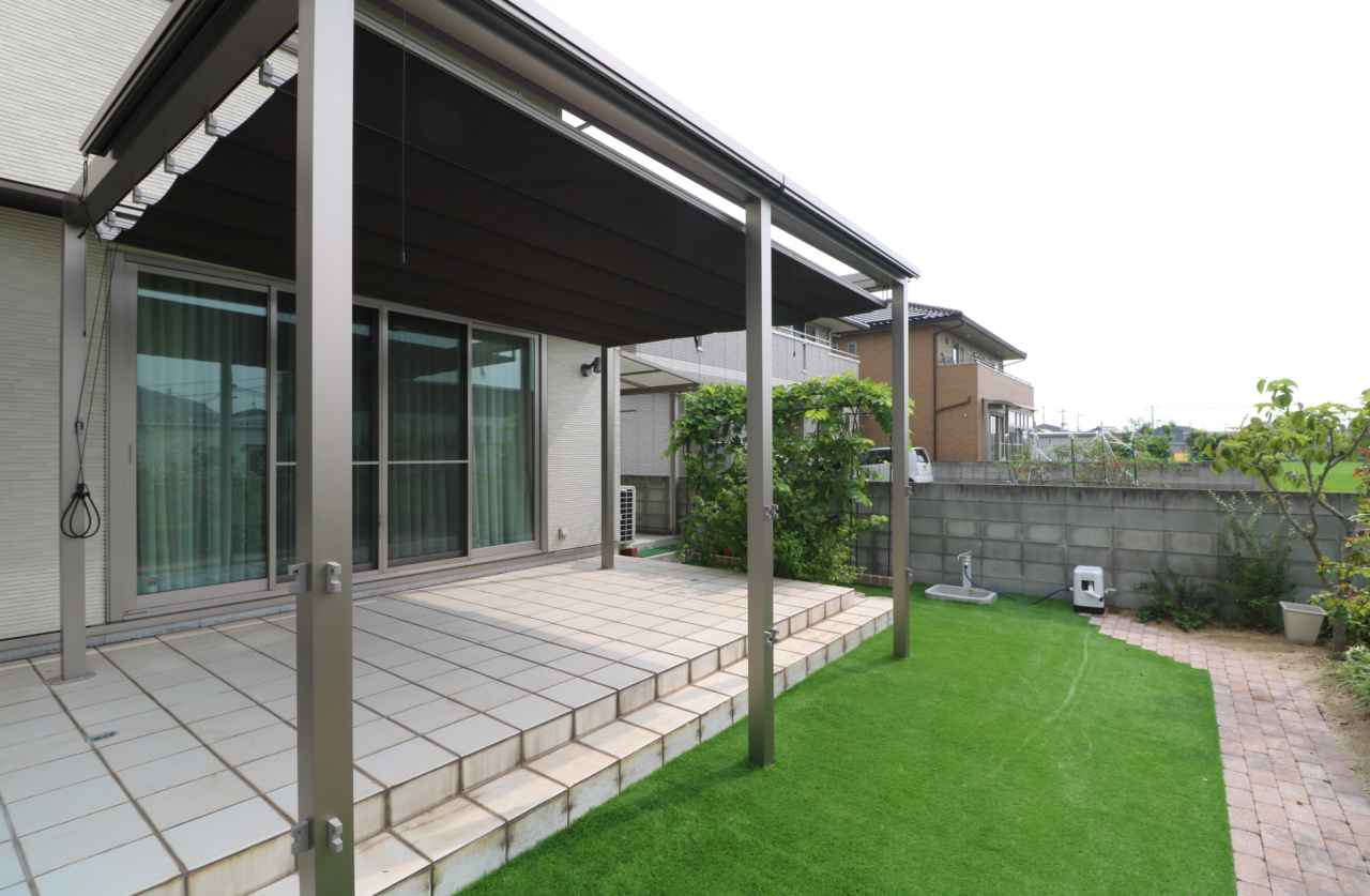倉敷市｜日除けと芝で機能的な庭リフォーム
