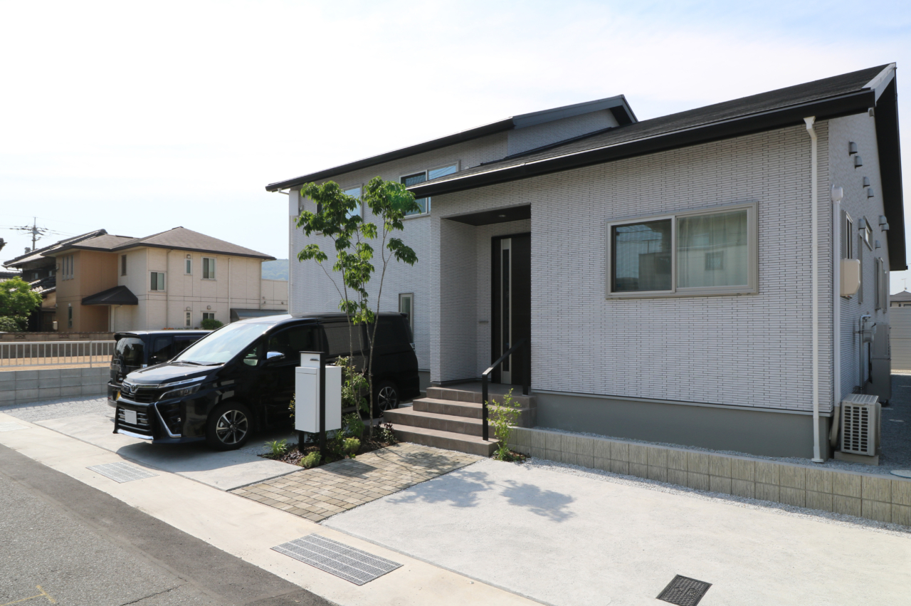 倉敷市｜宅配ボックスのあるシンプル外構