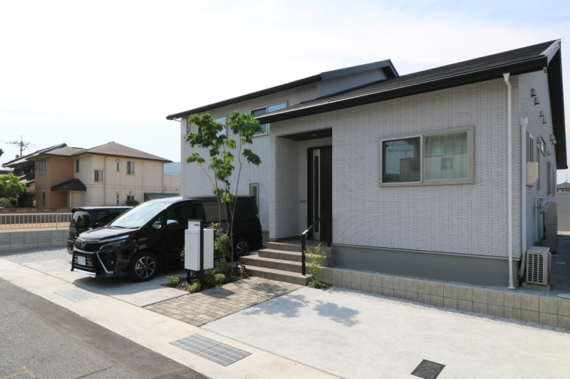 倉敷市｜宅配ボックスのあるシンプル外構