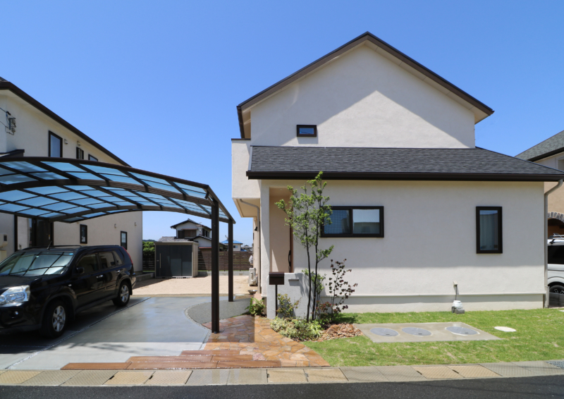 倉敷市｜コンクリート枕木と石のアプローチ