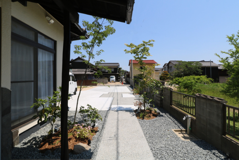 倉敷市｜モダンアプローチデザインと植栽