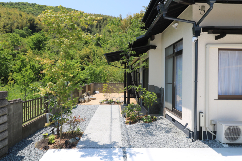 倉敷市｜モダンアプローチデザインと植栽