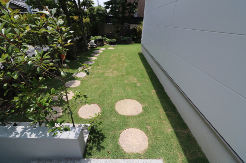 倉敷市｜植栽が彩るスタイリッシュ外構