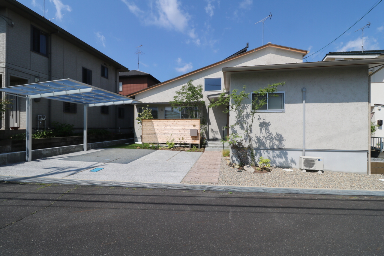 赤磐市｜小さな庭があるシンプル外構