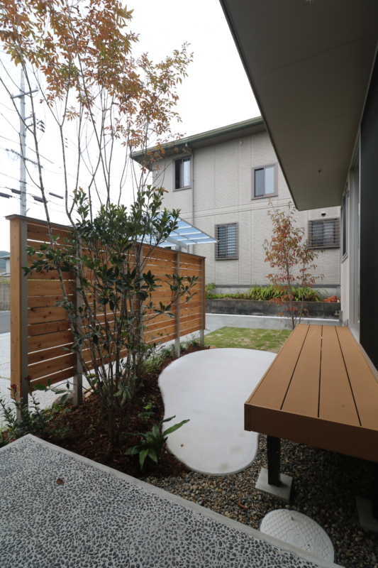 赤磐市｜小さな庭があるシンプル外構