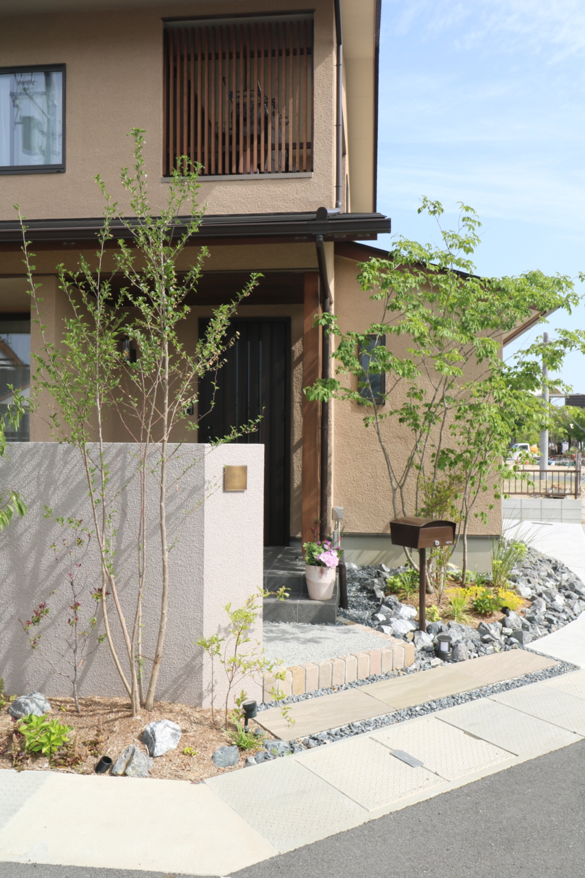 倉敷市|自然素材の心地よい外構