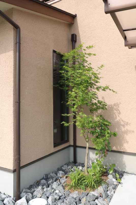 倉敷市｜自然素材の心地よい外構