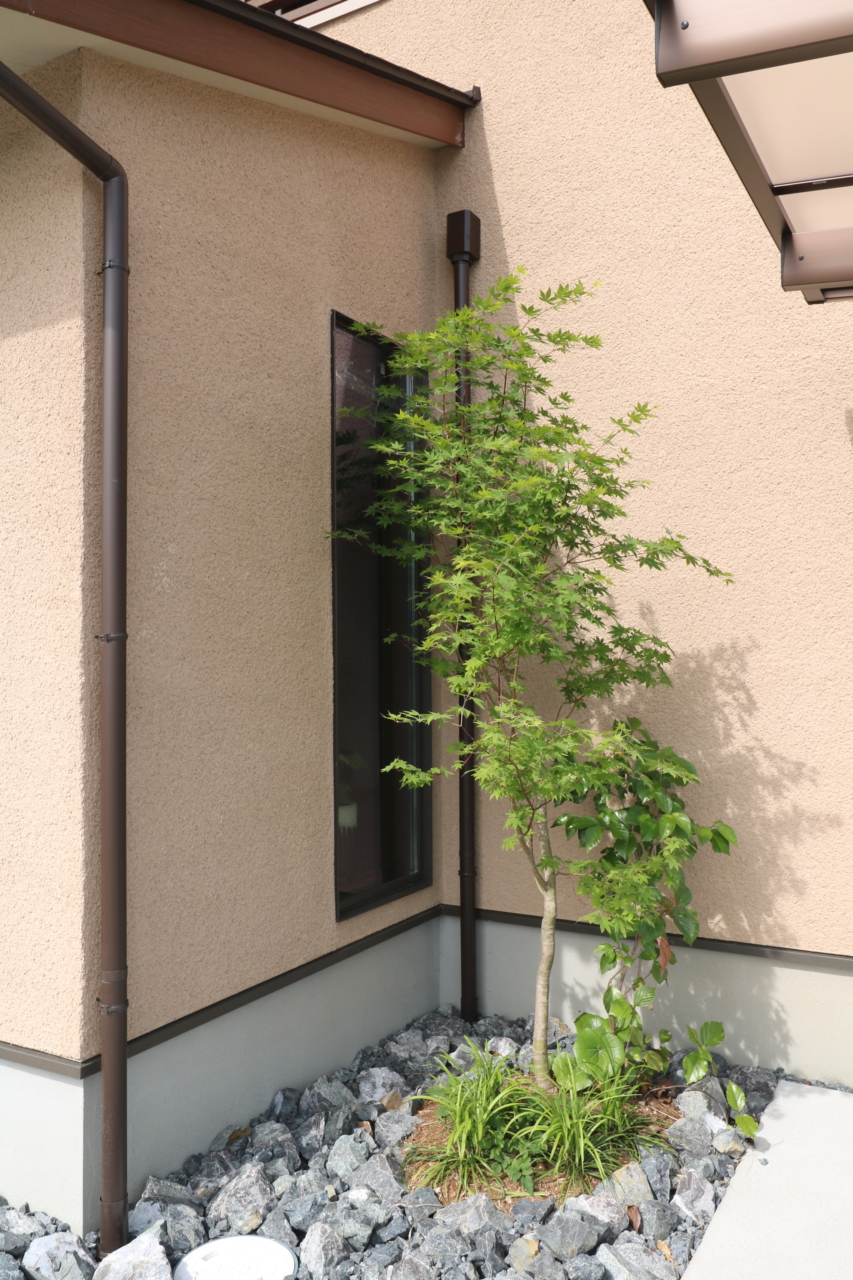 倉敷市|自然素材の心地よい外構