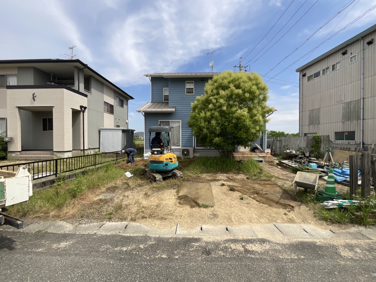 岡山市 庭リフォーム工事 整地作業と施工準備の様子