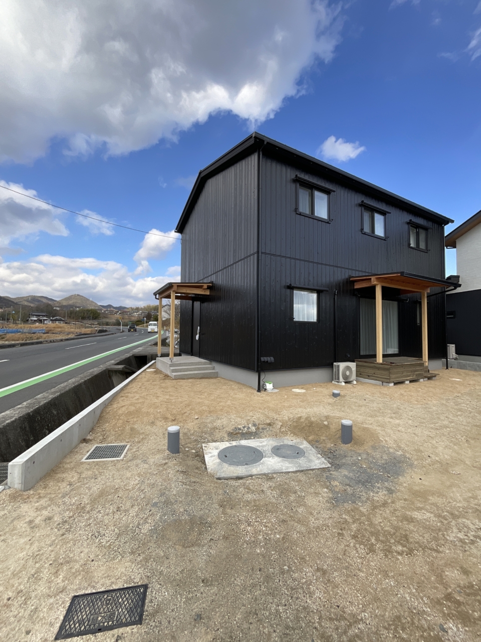 総社市、玄関前まわりの施工前の様子