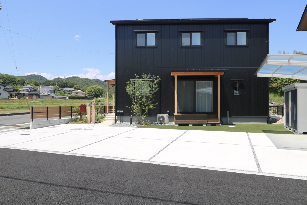 総社市、完成後の外構全景