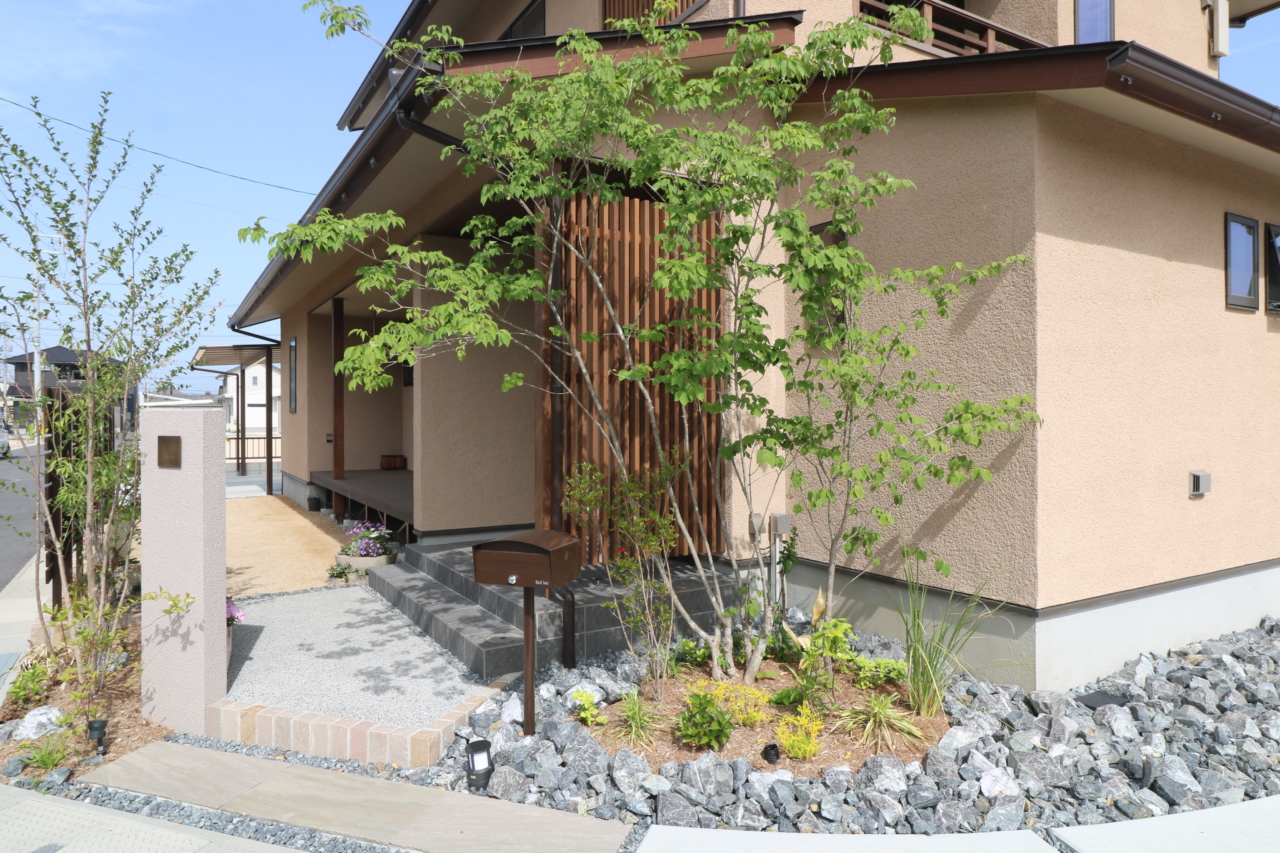 洗い出し仕上げと天然石