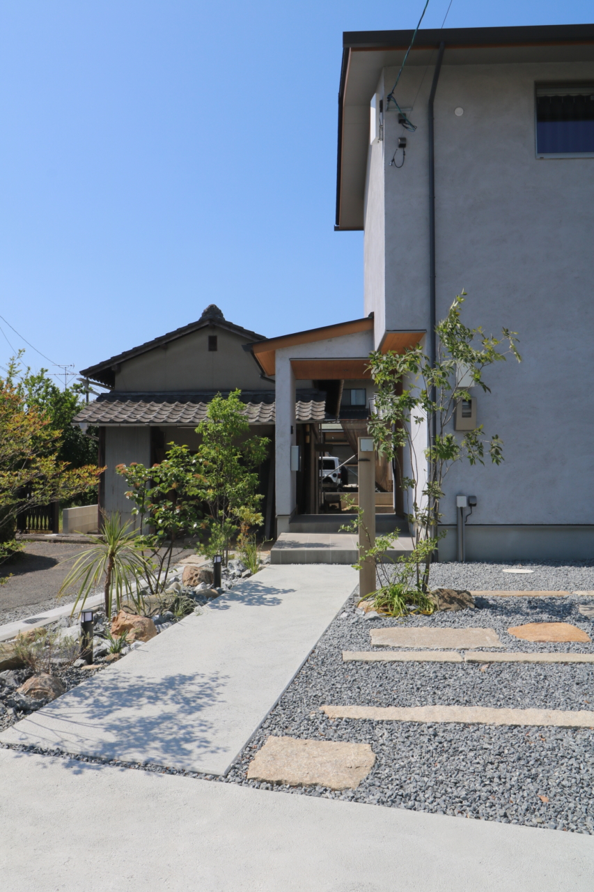 倉敷市｜石や緑、質感を活かした外構