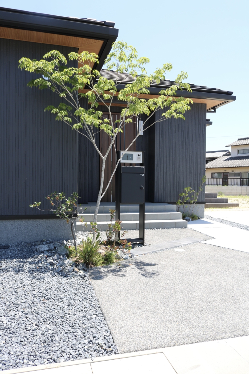浅口市｜シンプルなアーバンモダン外構