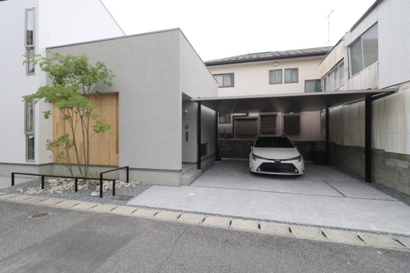 岡山市｜ライン照明と美しいアオダモ