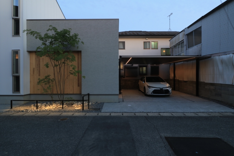 岡山市｜ライン照明と美しいアオダモ